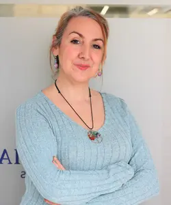 Jessica Jiménez, técnica especializada en tasación de vehículos usados en Alicante